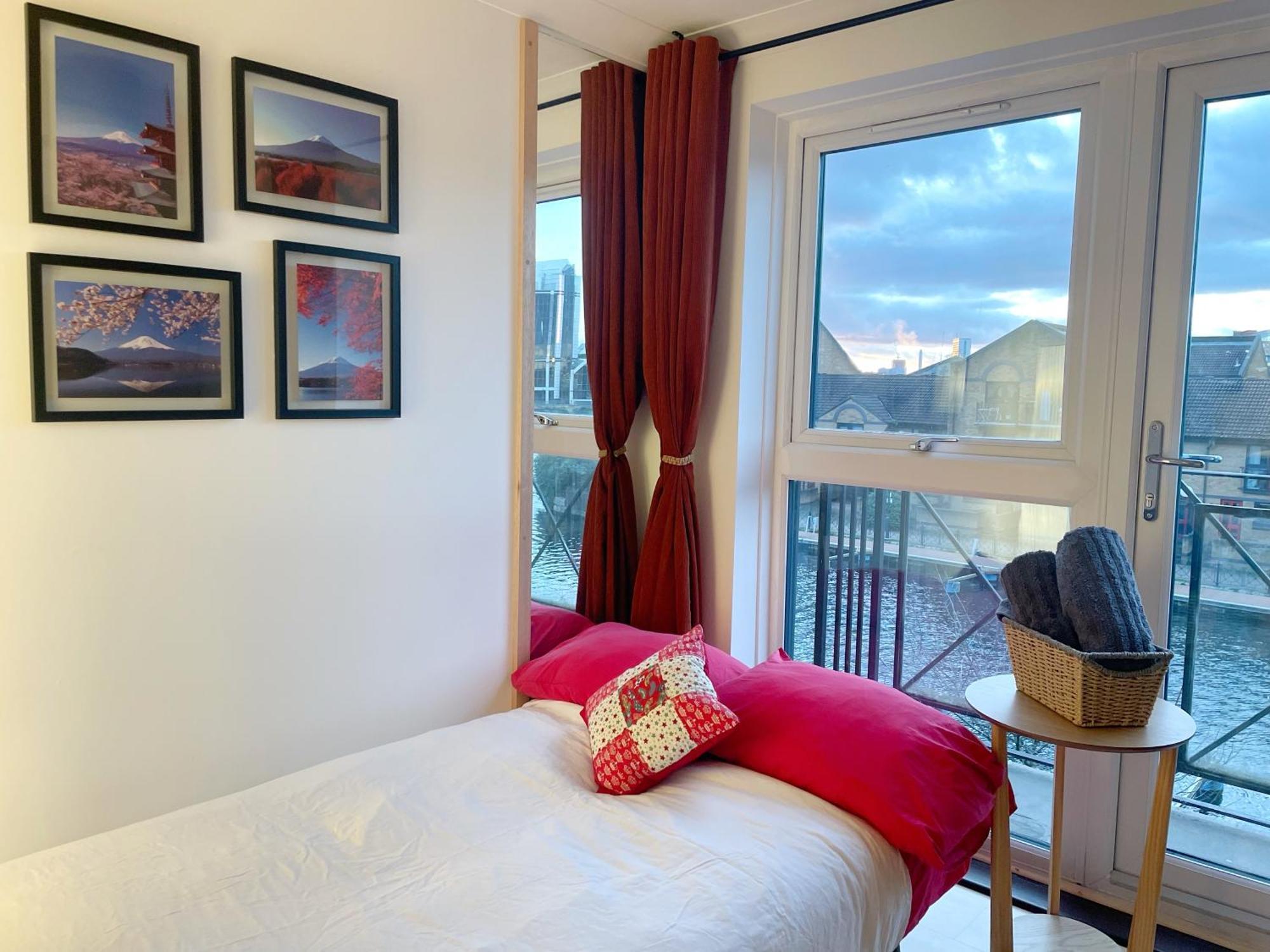 Homestay Canary Wharf Waterside Flat London